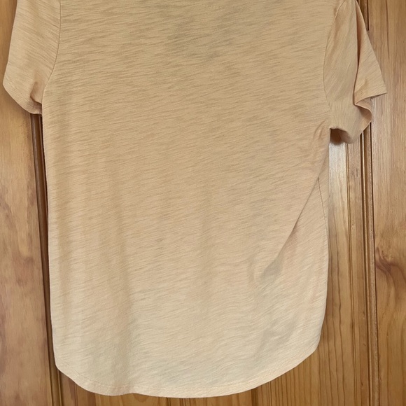 A&E simple yellow tee! - Picture 3 of 3